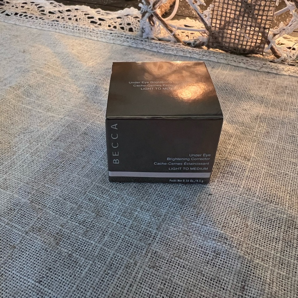 Becca Cosmetics under eye brightener